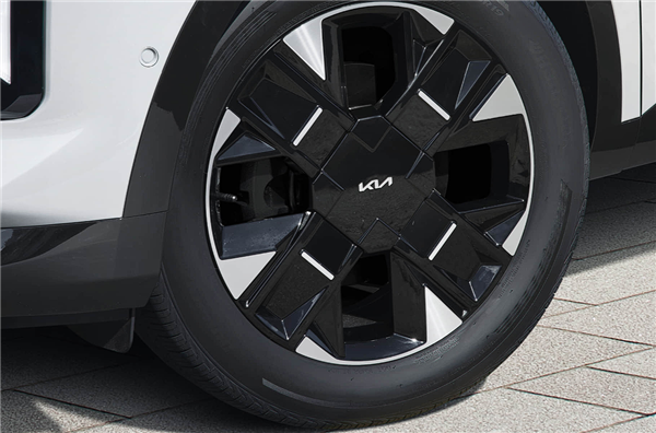 起亚新款狮铂拓界上市，10.99万起