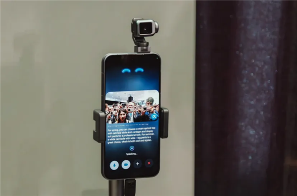 全球首款机器人手机!荣耀Robot Phone亮相MWC:今年就量产发布