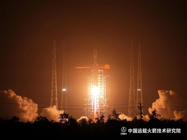 千帆星座第七批组网卫星成功发射，实现一箭 18 星