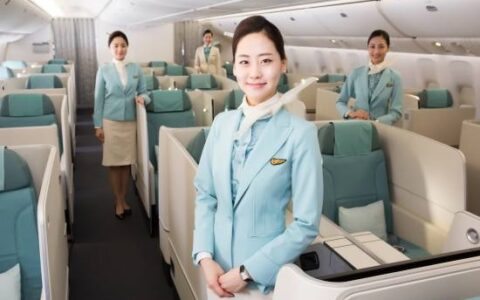 大韩航空空姐换装：高跟鞋成历史，运动鞋时代到来