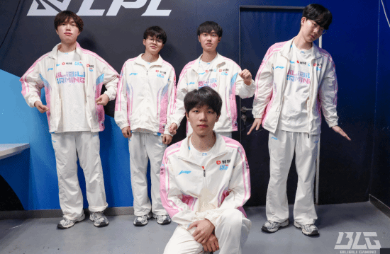 拳头公布LOL战队实力排行榜：BLG力压韩国登顶第一