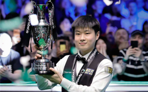 赵心童 10-3 横扫世界第一，创历史包揽三冠夺巡回锦标赛冠军
