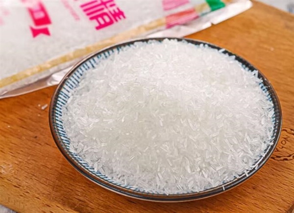 卖蒜蓉调料的跨界做算力半导体！“味精大王”三度转型，年内股价飙涨120%