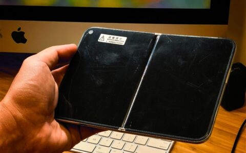 iPhone Ultra取消Face ID，改用侧边指纹，博主感叹：像在做梦