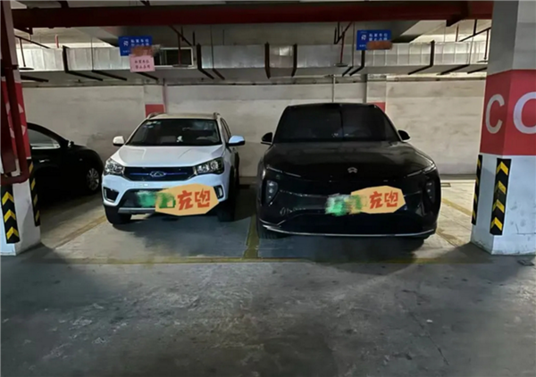 有种痛苦叫邻居买大车 你要爬副驾上下车：油车主吐槽新能源车越造越大、越来越重