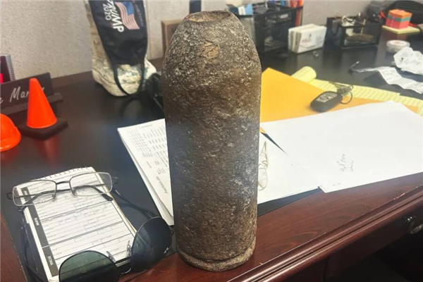 大叔当镇纸的20磅炮弹：把玩多年惊觉会爆炸