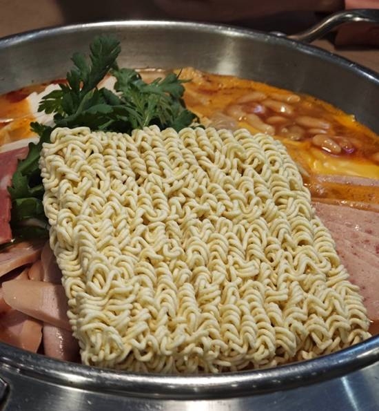 泡面不健康主因是高油高盐，非防腐剂
