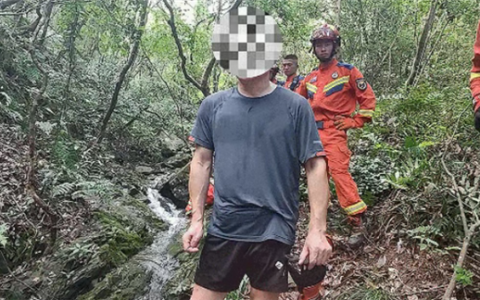 男子听AI抄近道被困深山，AI说“哈哈”