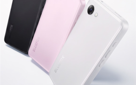 蓝狐Aura A1：4.7英寸LCD粉色小屏1399元