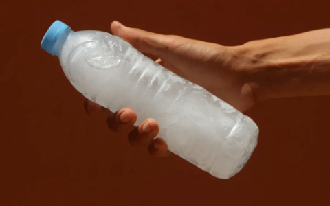 被热疯的欧洲人：一瓶冰水代替空调？