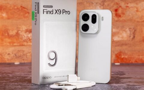 OPPO Find X10边框不到1mm，史上最窄直屏