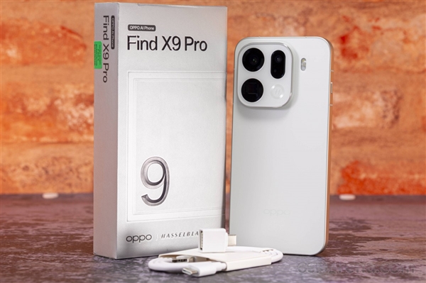 OPPO Find X10边框不到1mm，史上最窄直屏