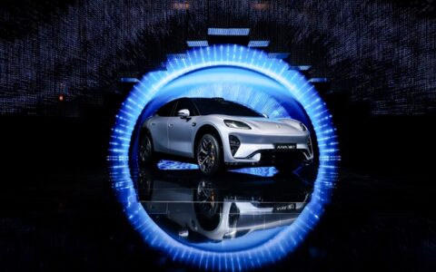 赛力斯代工 赛豆科技首款量产车AIVA ME7首秀