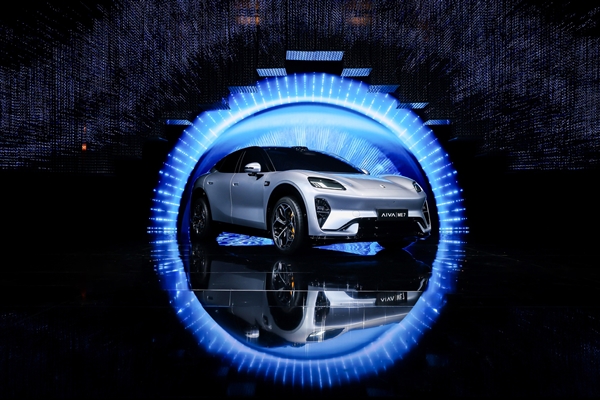 赛力斯代工 赛豆科技首款量产车AIVA ME7首秀