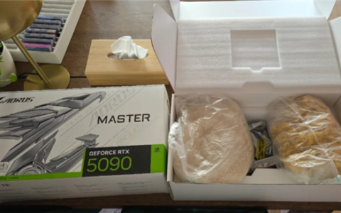 RTX 5090开箱变大米 网友攒钱一年遇掉包骗局