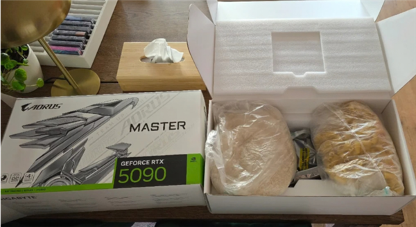 RTX 5090开箱变大米 网友攒钱一年遇掉包骗局