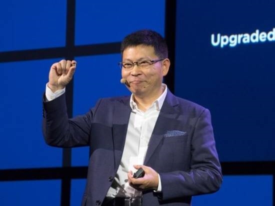余承东谈iPhone Duo：华为先做阔折叠