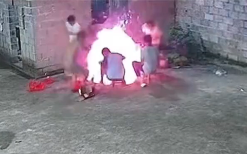 水泥地烧烤爆炸，消防警示高风险