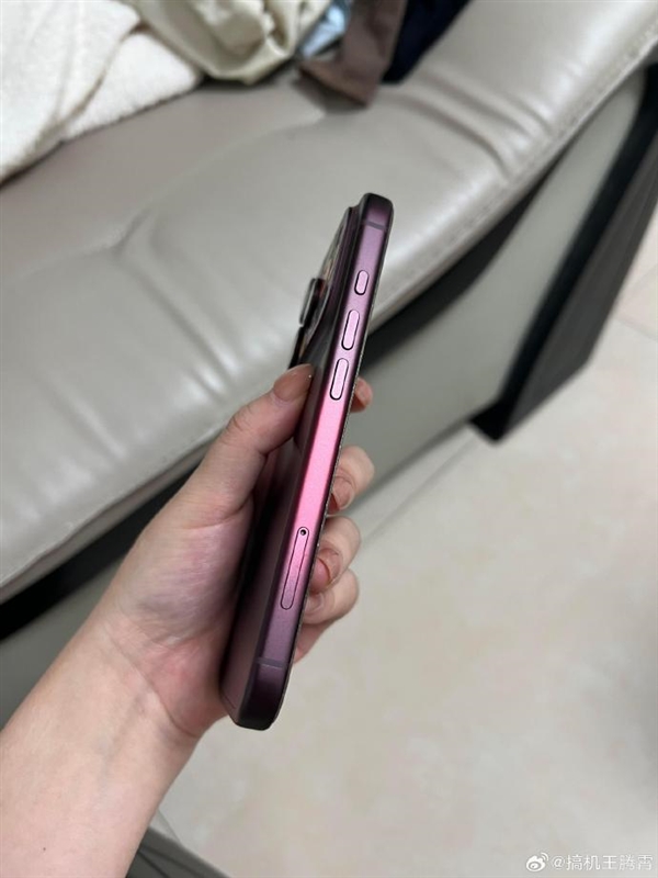 红色iPhone18 Pro氧化褪色遭吐槽